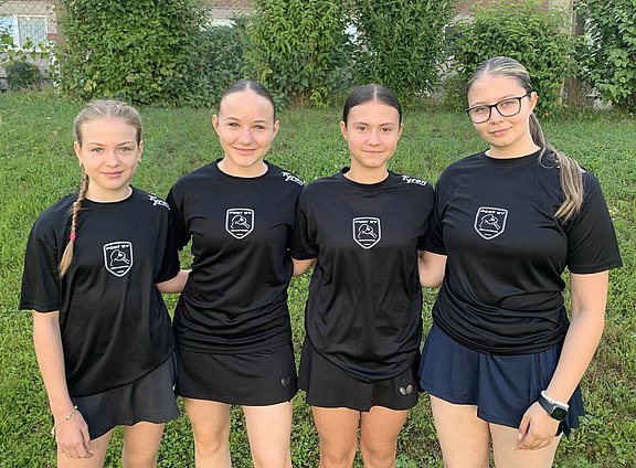 Damen-II-Die-vier-Neuen-im-Damen-Team-FILEminimizer_.JPEG 